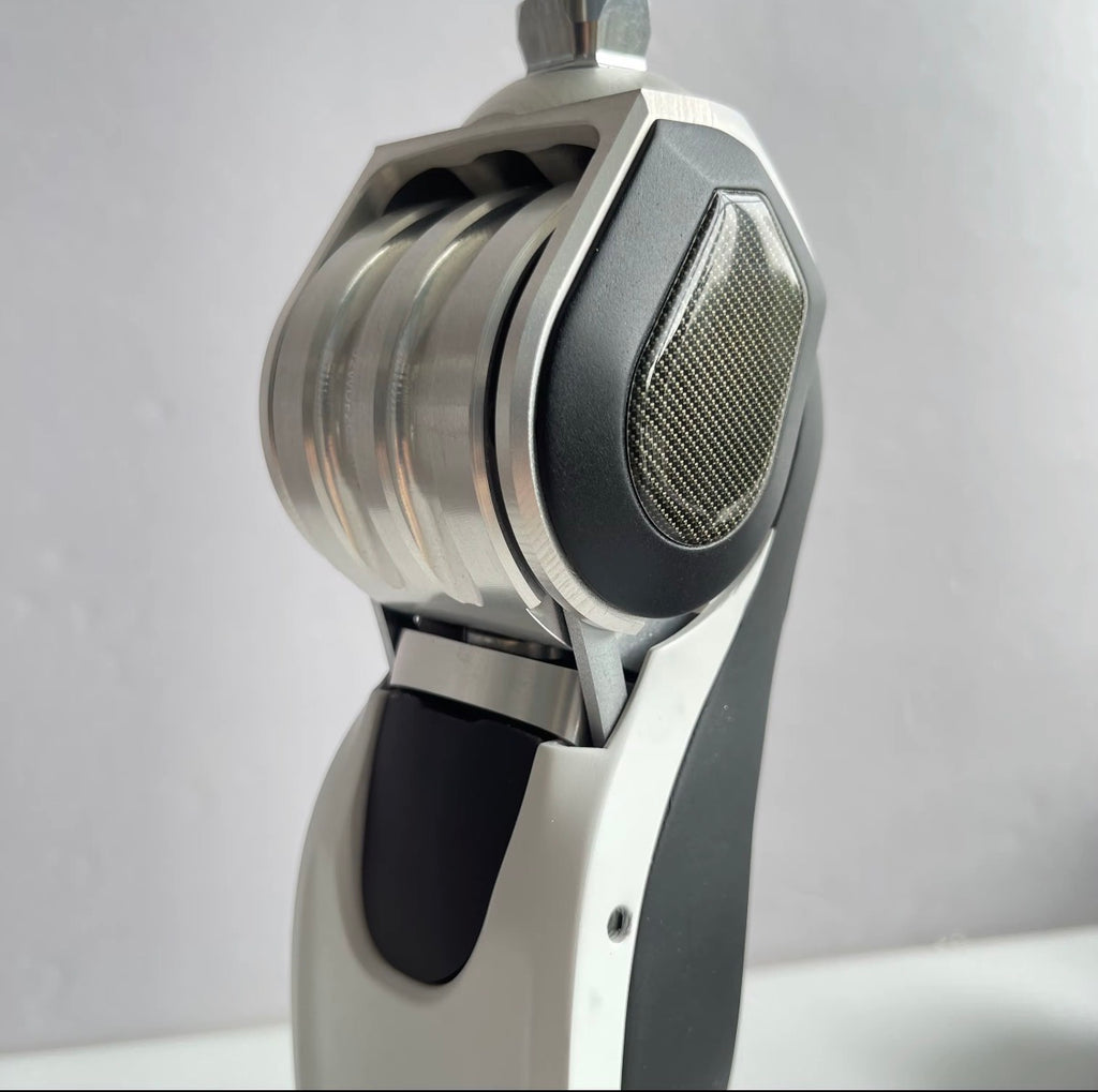 Genou prothétique hydraulique monoaxe – Articulation avec contrôle du balancement et soutien